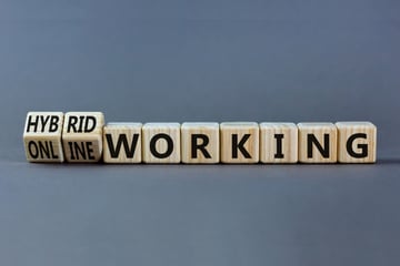 ハイブリッドワークとは?課題やメリット・デメリットを解説