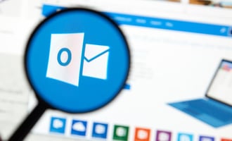 Outlookユーザー必見！Dynamicsと連携して顧客対応を効率化する裏技