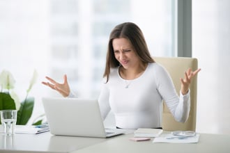 せっかく入れたSFA/CRMが現場で使われない理由と解決策