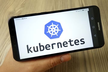 Kubernetesとは？仕組みとメリット、運用時の課題を解説
