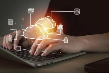 AWSサーバーの料金は高い？レンタルサーバーとの違いを比較！メリット・デメリットを解説