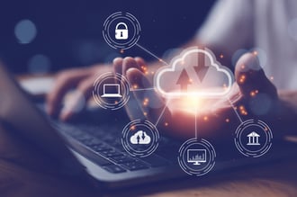 クラウド基盤とは？専門業者に開発を依頼した方が良い理由