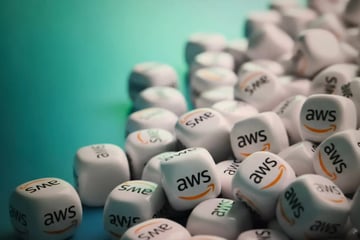 Amazon SNSとは？仕組みやメリット・SQSとの違いをわかりやすく解説