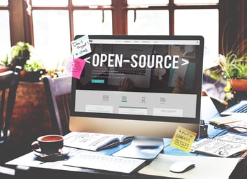 オープンソースとは？メリットや主要ソフト、ビジネスモデルを紹介