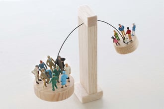 地域が抱える課題とは?少子化・高齢化などの具体例と対策を紹介