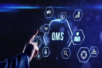 QMSとは簡単にどのようなもの? 導入目的や解決できる課題なども解説