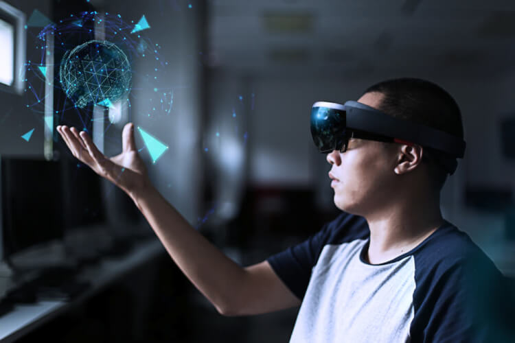 What is Mixed Reality?  How to use it in the manufacturing industry