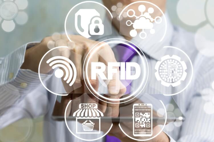 RFIDとは？その仕組みとバーコードやICタグとの違い、活用事例