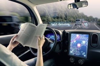 自動運転の現状と実用化によるメリットを解説