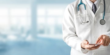 医療業界の悩みを解消するMDMサービス「CLOMO MDM」とは?機能や導入事例を解説