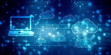 クラウド化とは?そのメリットや流れについて