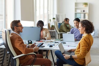 Microsoft Teams 会議の使い方! 開催方法や注意点を解説