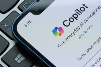 Copilot for Microsoft365とは? Teamsで使うメリットや使い方を解説!