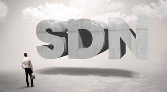 SDN（Software-Defined Networking）とは？SD-WANとの違いやメリットを解説