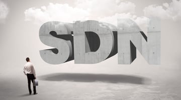 SDN（Software-Defined Networking）とは？SD-WANとの違いやメリットを解説