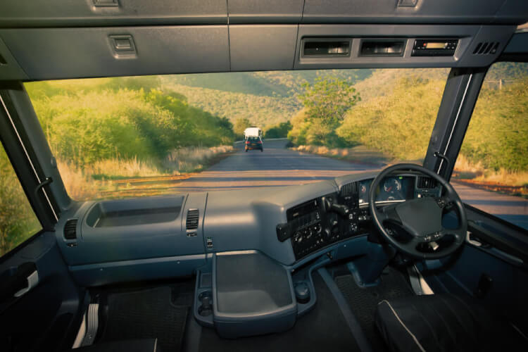 自動運転で変わる物流の世界。環境改善に向けた企業の取り組みとは？