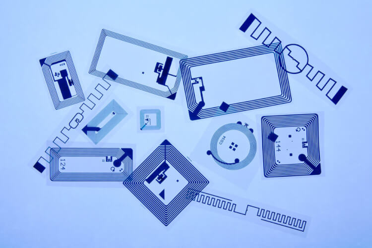 小売事業者なら知っておきたい電子タグとは？その役割とメリット